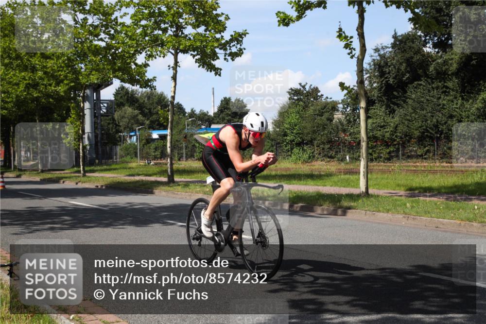 10.08.2025 - GEWOBA Citytriathlon Bremen Yannick Fuchs http://msf.ph/oto/8574232 10.08.2025 14:05:36 Radfahren 11 meine-sportfotos.de