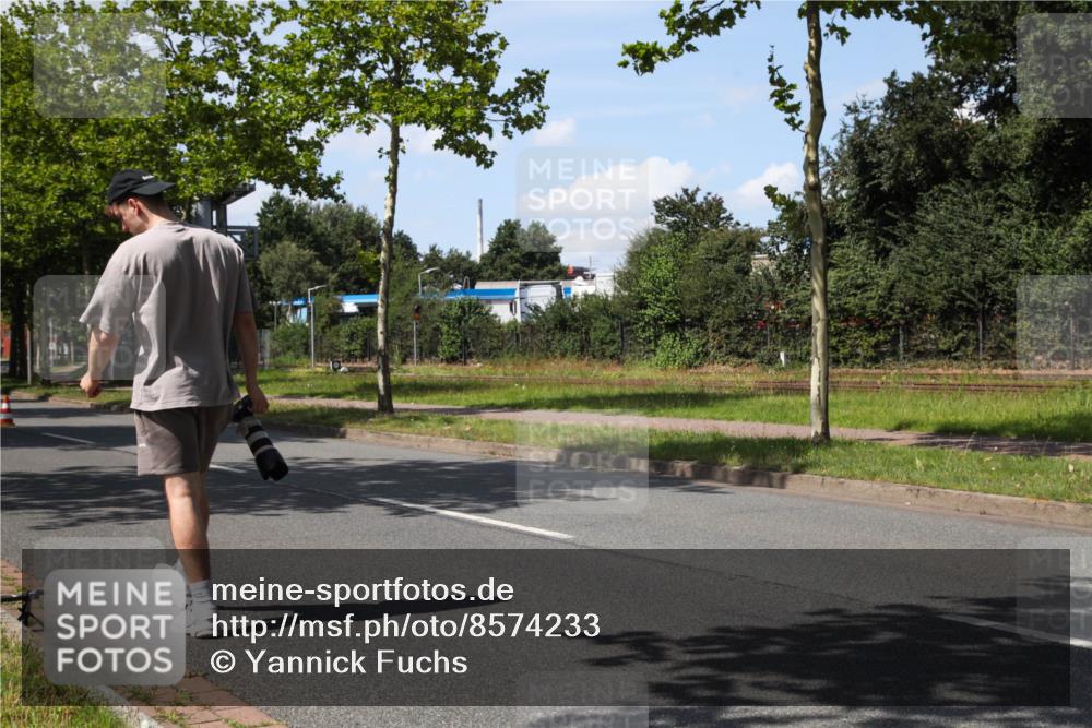10.08.2025 - GEWOBA Citytriathlon Bremen Yannick Fuchs http://msf.ph/oto/8574233 10.08.2025 14:05:48 Radfahren 11 meine-sportfotos.de