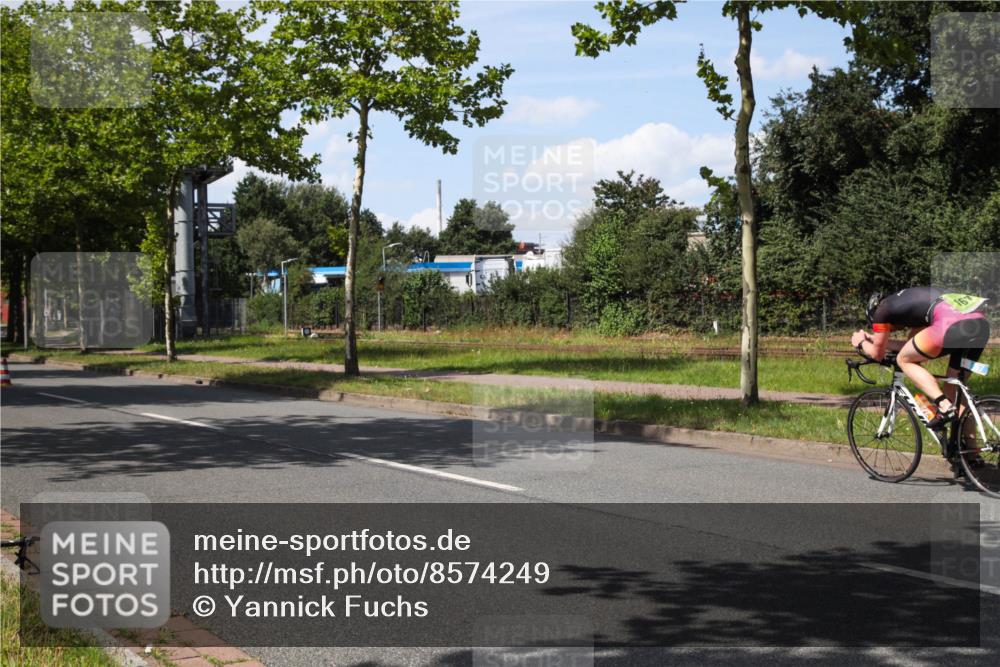 10.08.2025 - GEWOBA Citytriathlon Bremen Yannick Fuchs http://msf.ph/oto/8574249 10.08.2025 14:09:07 Radfahren 85, 165 meine-sportfotos.de