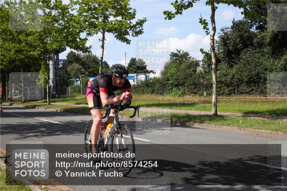 10.08.2025 - GEWOBA Citytriathlon Bremen Yannick Fuchs http://msf.ph/oto/8574254 10.08.2025 14:09:57 Radfahren 159, 167 meine-sportfotos.de