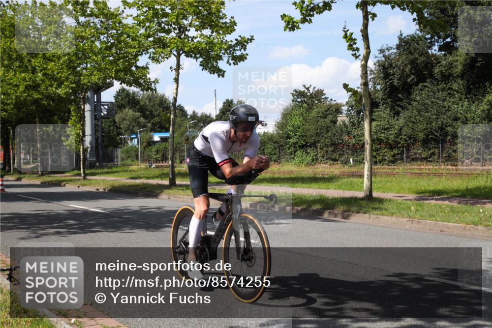 10.08.2025 - GEWOBA Citytriathlon Bremen Yannick Fuchs http://msf.ph/oto/8574255 10.08.2025 14:10:05 Radfahren 159, 167 meine-sportfotos.de