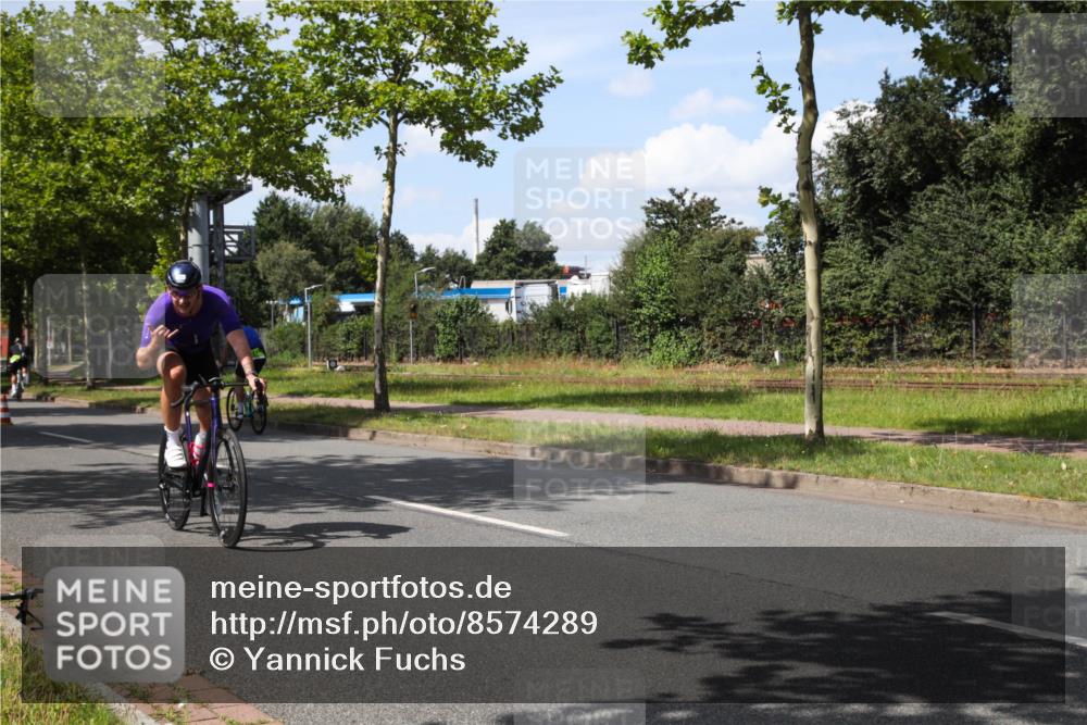 10.08.2025 - GEWOBA Citytriathlon Bremen Yannick Fuchs http://msf.ph/oto/8574289 10.08.2025 14:11:30 Radfahren 70, 161 meine-sportfotos.de