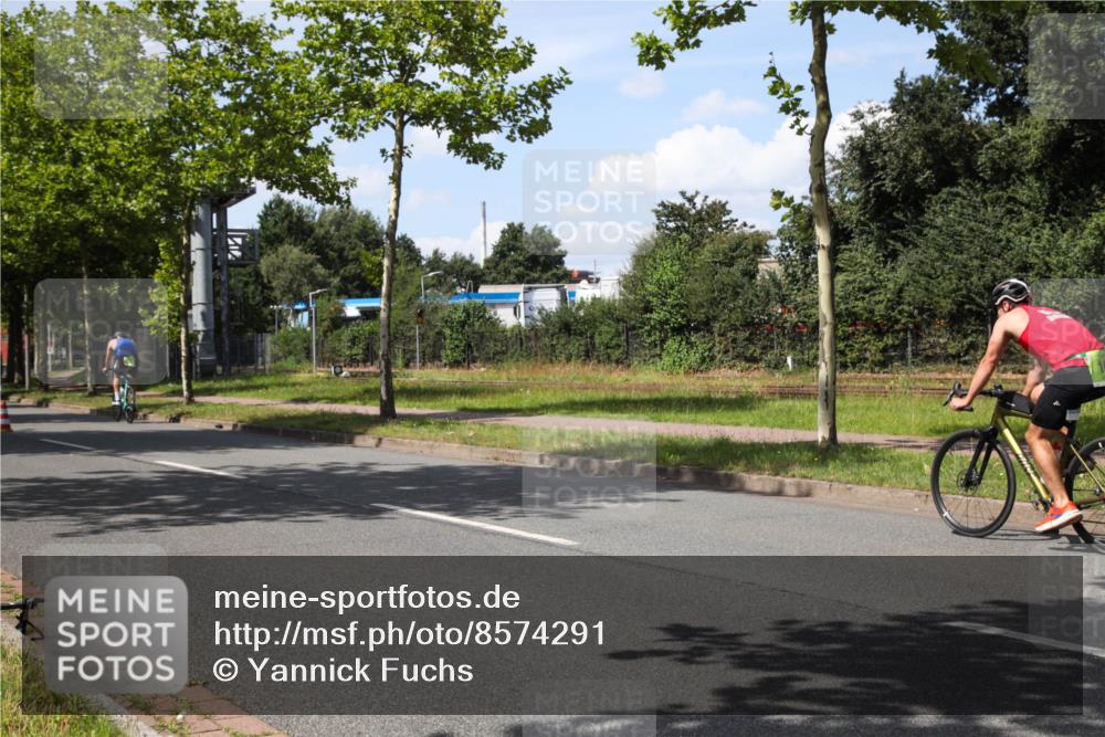 10.08.2025 - GEWOBA Citytriathlon Bremen Yannick Fuchs http://msf.ph/oto/8574291 10.08.2025 14:11:31 Radfahren 70, 161 meine-sportfotos.de