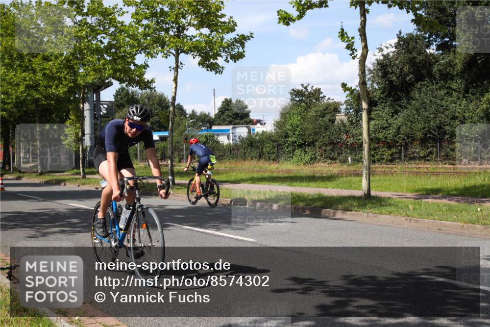 10.08.2025 - GEWOBA Citytriathlon Bremen Yannick Fuchs http://msf.ph/oto/8574302 10.08.2025 14:11:59 Radfahren 12, 156, 168 meine-sportfotos.de