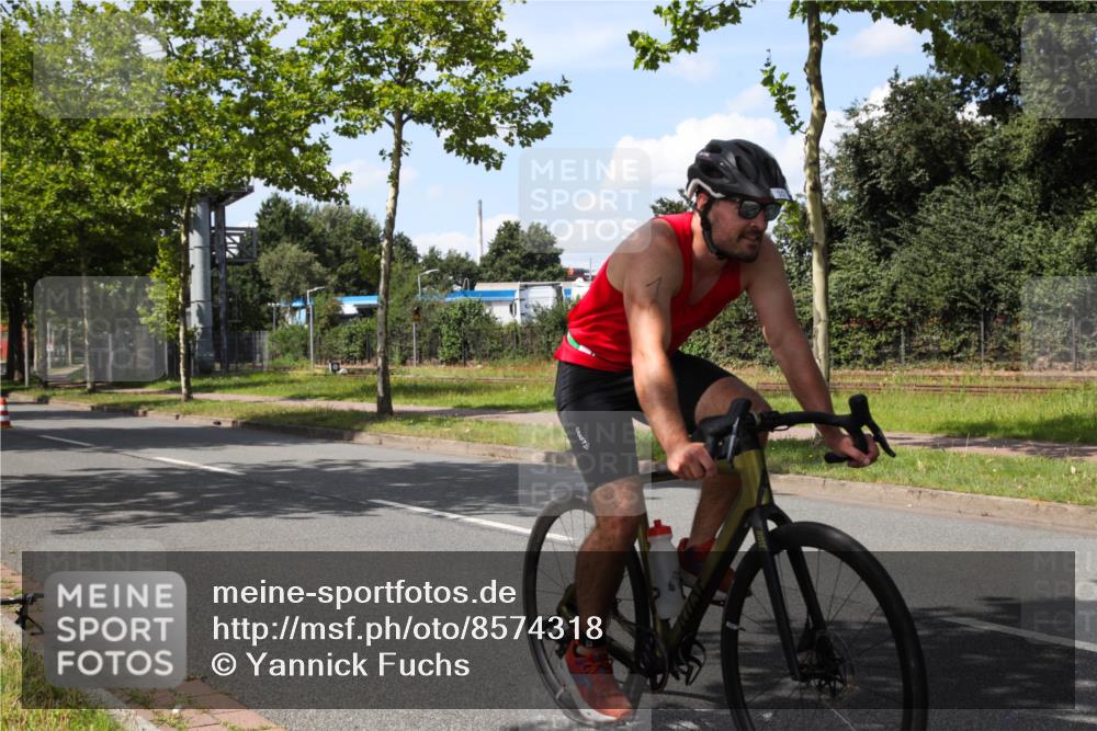 10.08.2025 - GEWOBA Citytriathlon Bremen Yannick Fuchs http://msf.ph/oto/8574318 10.08.2025 14:12:23 Radfahren 10, 27, 33, 42, 66, 171, 172, 178 meine-sportfotos.de