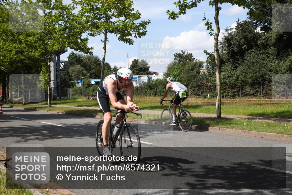 10.08.2025 - GEWOBA Citytriathlon Bremen Yannick Fuchs http://msf.ph/oto/8574321 10.08.2025 14:12:25 Radfahren 10, 27, 33, 42, 66, 171, 172, 178 meine-sportfotos.de