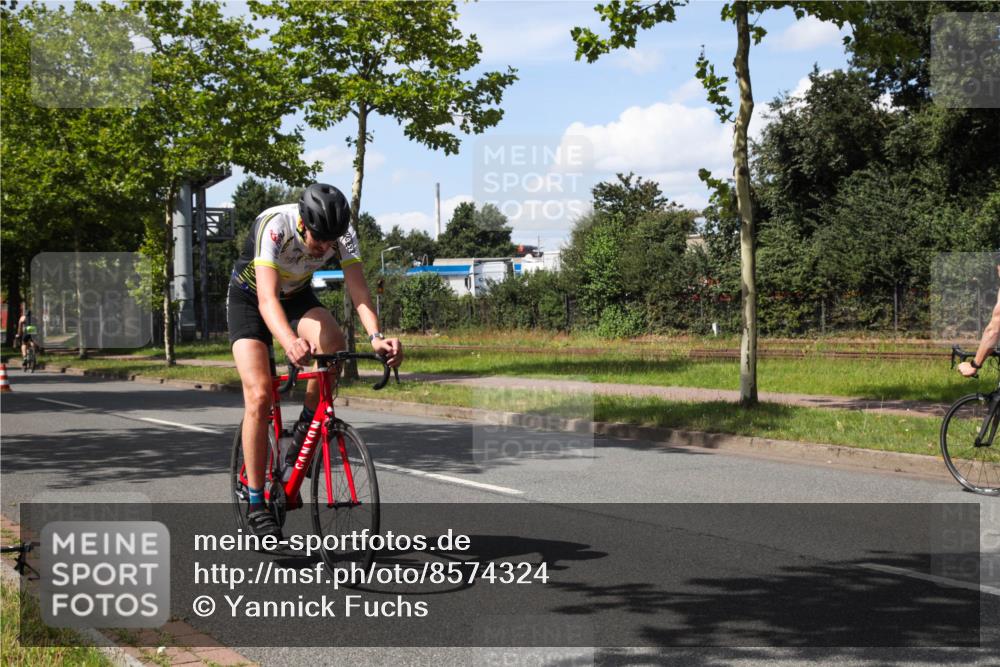 10.08.2025 - GEWOBA Citytriathlon Bremen Yannick Fuchs http://msf.ph/oto/8574324 10.08.2025 14:12:30 Radfahren 10, 33, 42, 66, 155, 171, 178 meine-sportfotos.de