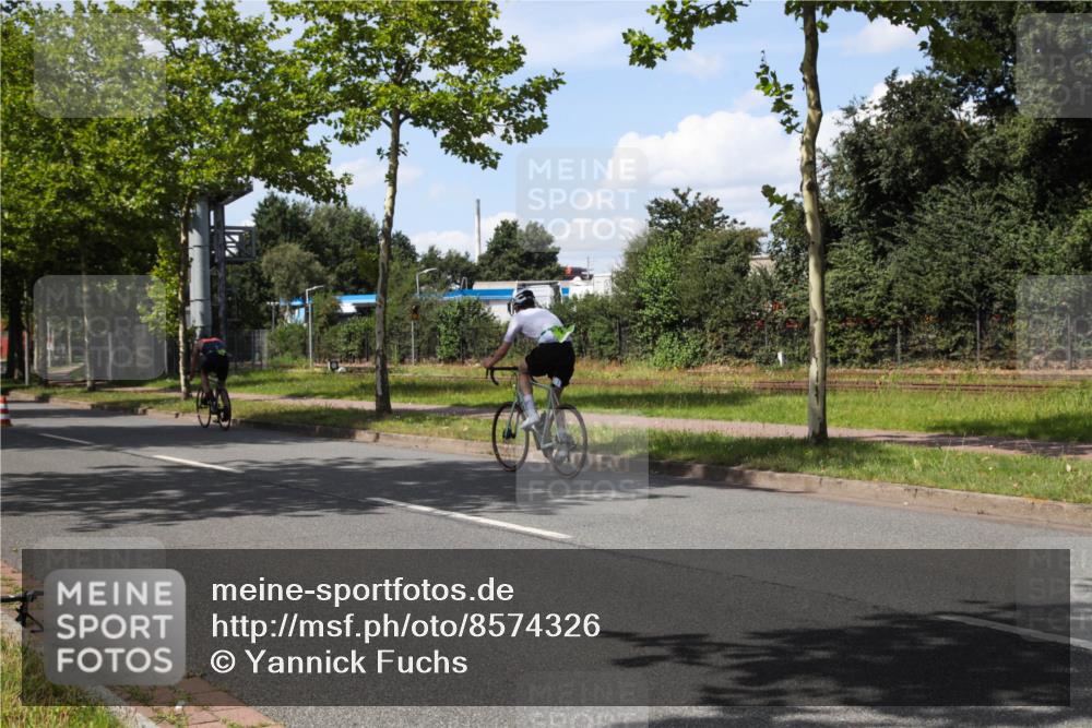 10.08.2025 - GEWOBA Citytriathlon Bremen Yannick Fuchs http://msf.ph/oto/8574326 10.08.2025 14:12:32 Radfahren 10, 33, 42, 66, 155, 171, 178 meine-sportfotos.de