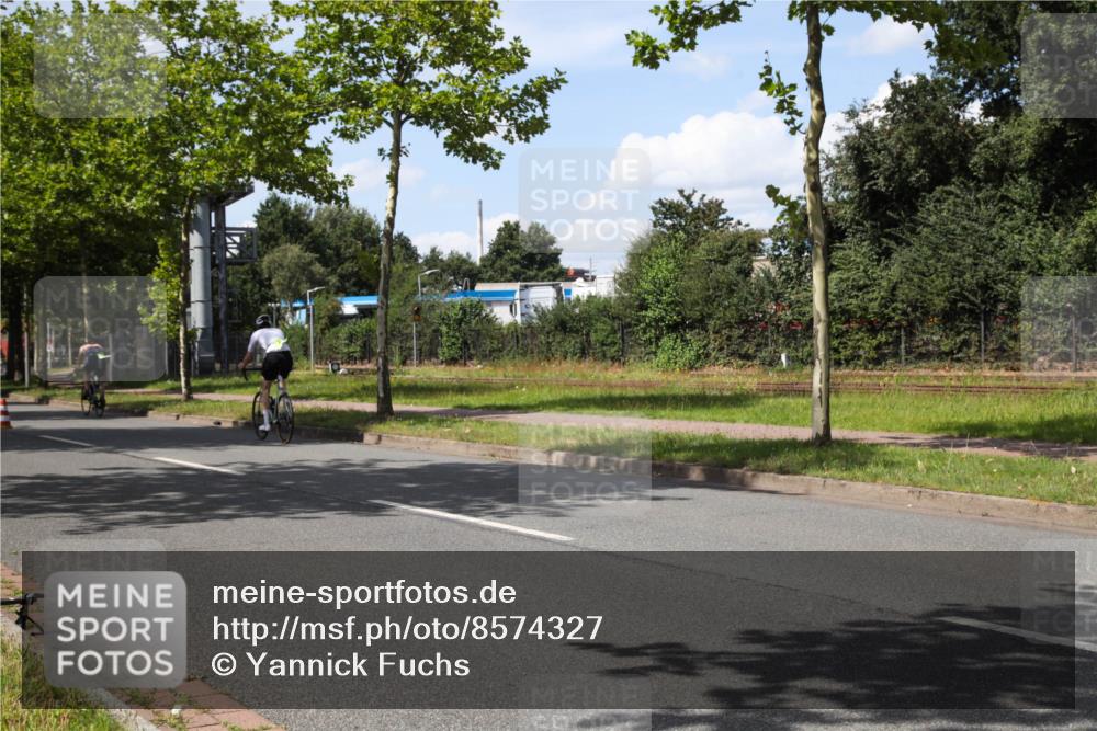 10.08.2025 - GEWOBA Citytriathlon Bremen Yannick Fuchs http://msf.ph/oto/8574327 10.08.2025 14:12:33 Radfahren 10, 33, 66, 155, 171, 178 meine-sportfotos.de
