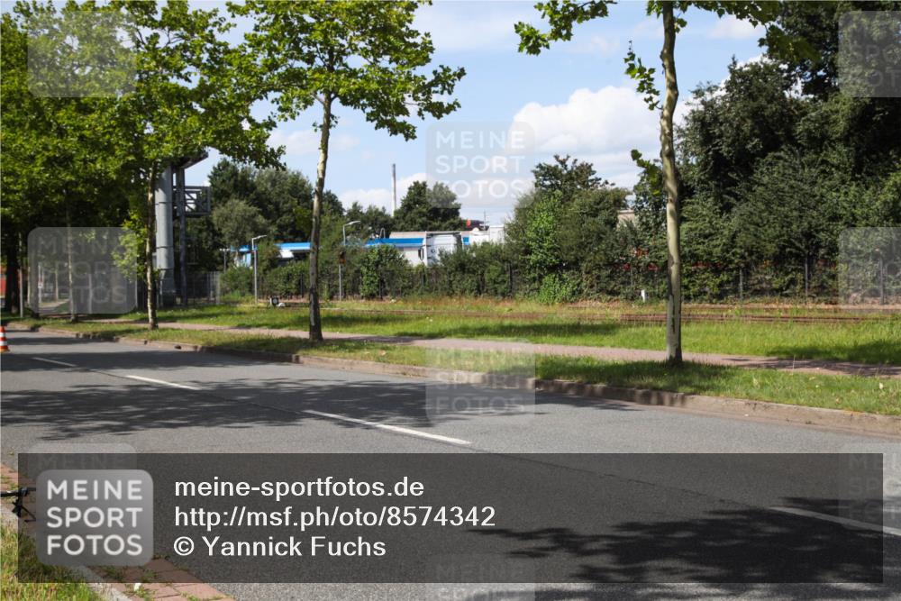 10.08.2025 - GEWOBA Citytriathlon Bremen Yannick Fuchs http://msf.ph/oto/8574342 10.08.2025 14:12:56 Radfahren 8, 95, 117, 148 meine-sportfotos.de