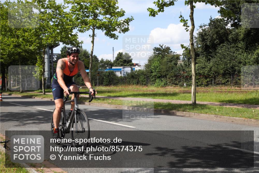 10.08.2025 - GEWOBA Citytriathlon Bremen Yannick Fuchs http://msf.ph/oto/8574375 10.08.2025 14:13:25 Radfahren 14, 26, 104, 107, 175 meine-sportfotos.de