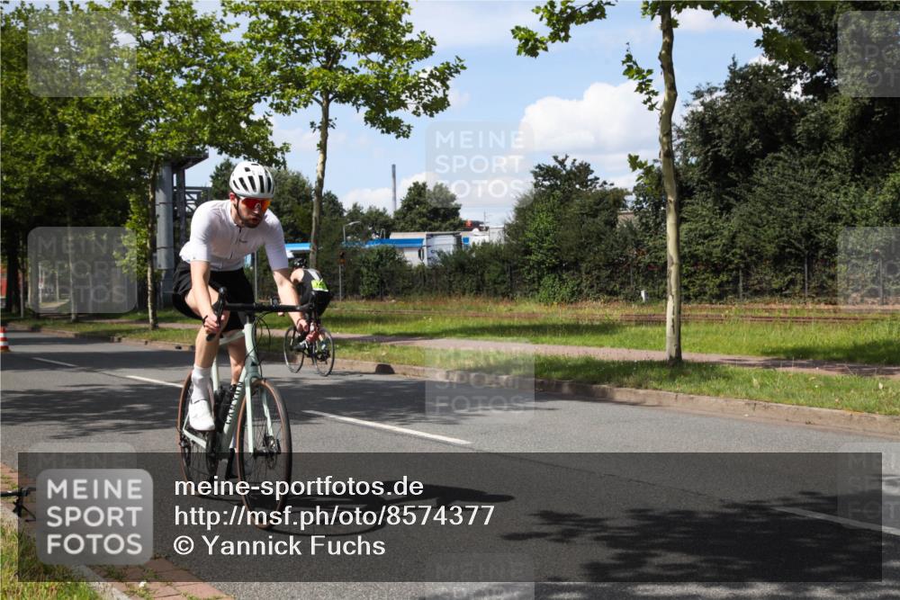 10.08.2025 - GEWOBA Citytriathlon Bremen Yannick Fuchs http://msf.ph/oto/8574377 10.08.2025 14:13:27 Radfahren 14, 26, 44, 104, 112, 175 meine-sportfotos.de