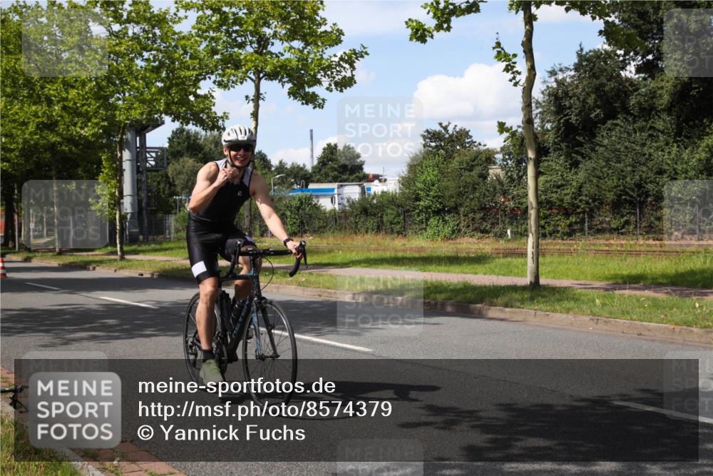 10.08.2025 - GEWOBA Citytriathlon Bremen Yannick Fuchs http://msf.ph/oto/8574379 10.08.2025 14:13:34 Radfahren 14, 26, 44, 104, 112, 175 meine-sportfotos.de