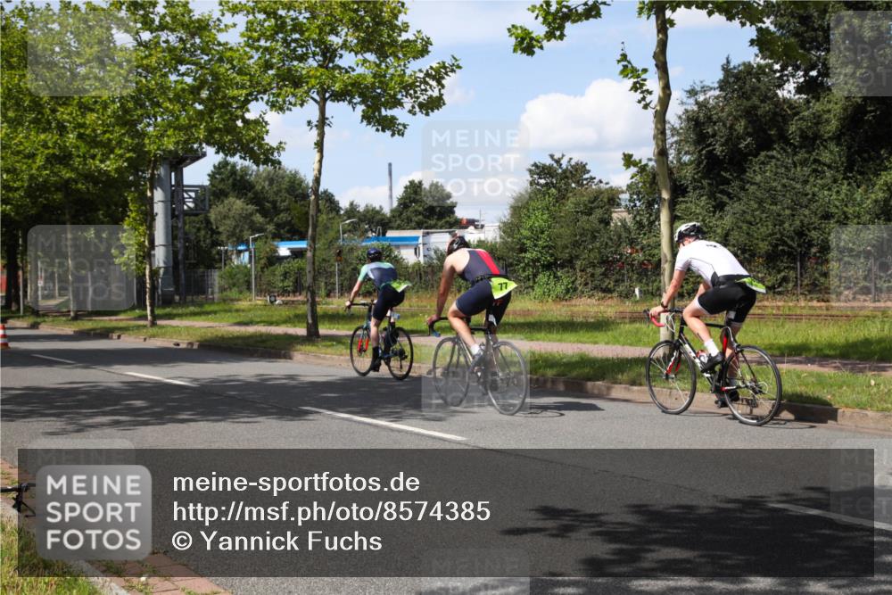 10.08.2025 - GEWOBA Citytriathlon Bremen Yannick Fuchs http://msf.ph/oto/8574385 10.08.2025 14:13:42 Radfahren 14, 44, 112 meine-sportfotos.de