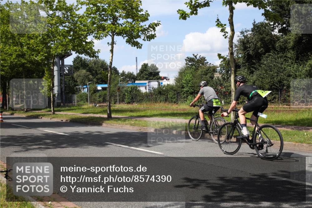 10.08.2025 - GEWOBA Citytriathlon Bremen Yannick Fuchs http://msf.ph/oto/8574390 10.08.2025 14:13:50 Radfahren 44, 112 meine-sportfotos.de