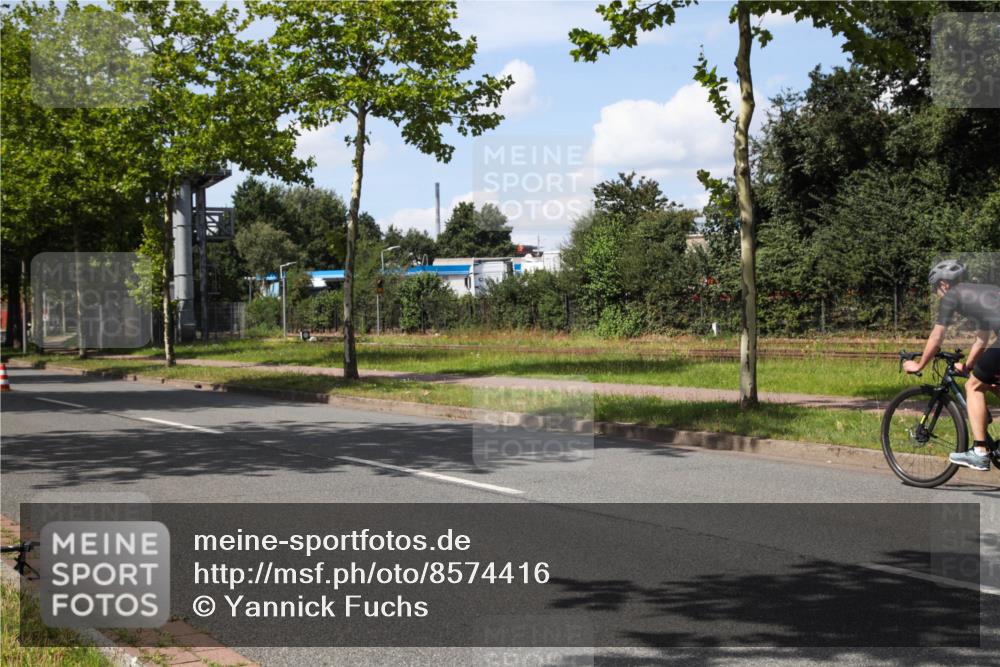 10.08.2025 - GEWOBA Citytriathlon Bremen Yannick Fuchs http://msf.ph/oto/8574416 10.08.2025 14:14:07 Radfahren  meine-sportfotos.de