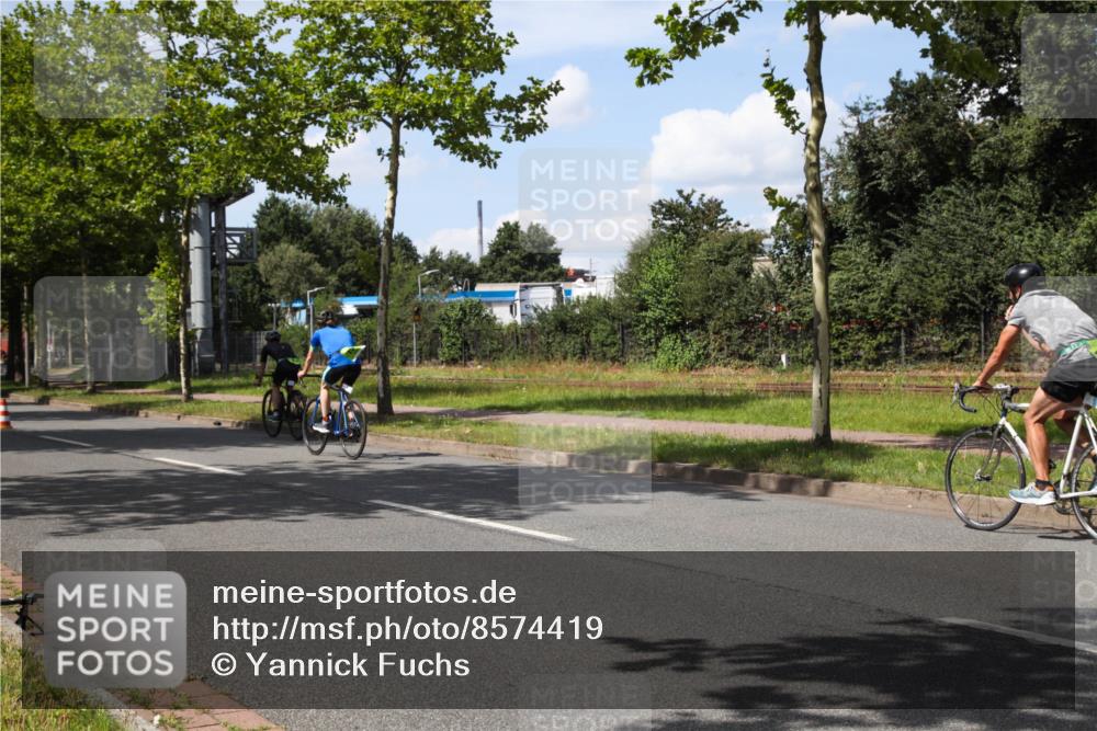 10.08.2025 - GEWOBA Citytriathlon Bremen Yannick Fuchs http://msf.ph/oto/8574419 10.08.2025 14:14:09 Radfahren  meine-sportfotos.de