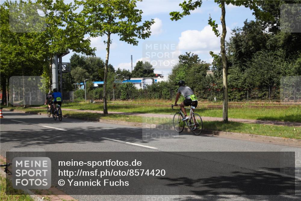 10.08.2025 - GEWOBA Citytriathlon Bremen Yannick Fuchs http://msf.ph/oto/8574420 10.08.2025 14:14:10 Radfahren 122 meine-sportfotos.de