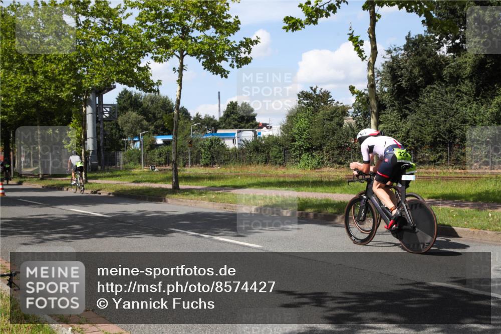 10.08.2025 - GEWOBA Citytriathlon Bremen Yannick Fuchs http://msf.ph/oto/8574427 10.08.2025 14:14:12 Radfahren 122 meine-sportfotos.de