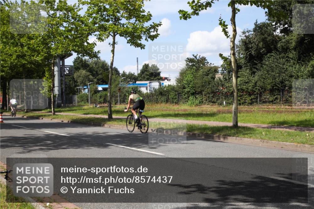 10.08.2025 - GEWOBA Citytriathlon Bremen Yannick Fuchs http://msf.ph/oto/8574437 10.08.2025 14:14:16 Radfahren 122 meine-sportfotos.de
