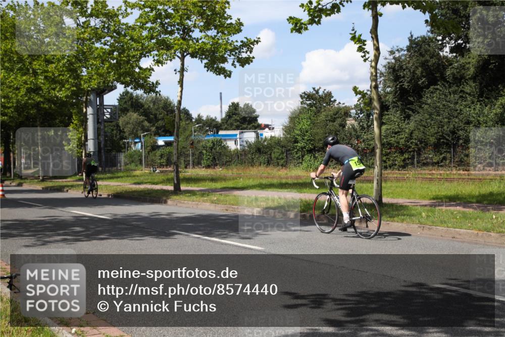 10.08.2025 - GEWOBA Citytriathlon Bremen Yannick Fuchs http://msf.ph/oto/8574440 10.08.2025 14:14:17 Radfahren 122 meine-sportfotos.de