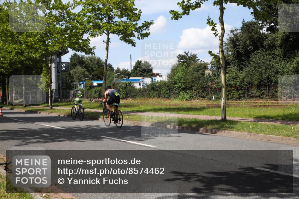 10.08.2025 - GEWOBA Citytriathlon Bremen Yannick Fuchs http://msf.ph/oto/8574462 10.08.2025 14:14:30 Radfahren 77, 93, 105, 122, 143 meine-sportfotos.de