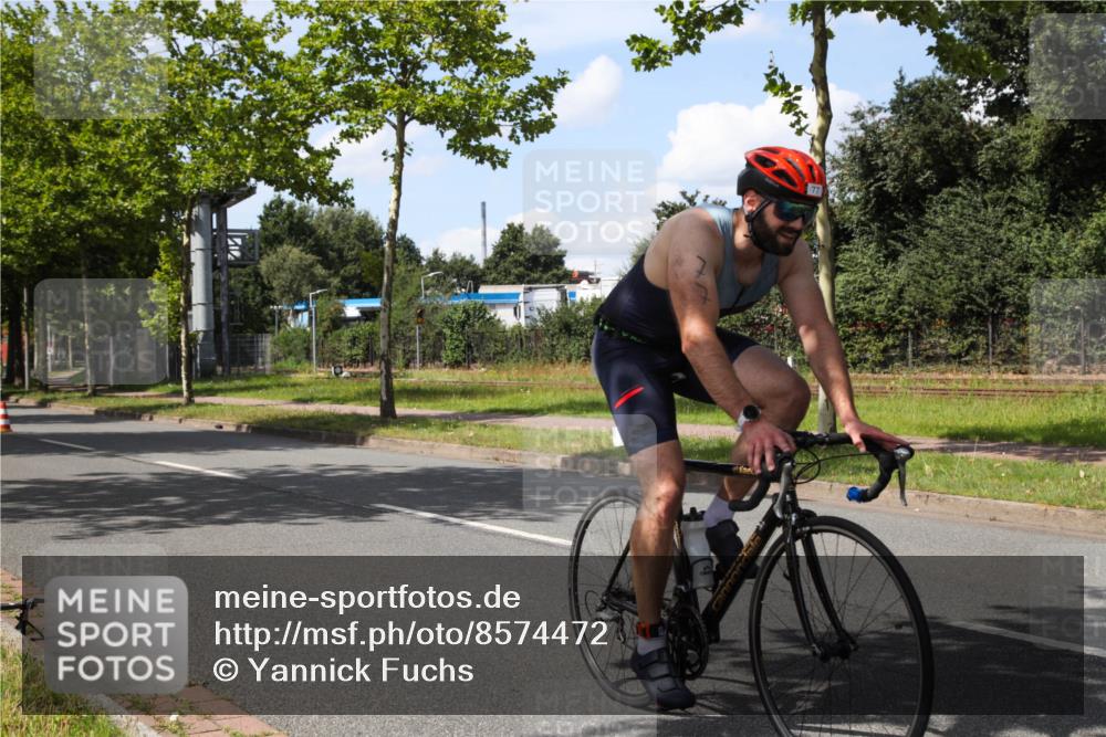 10.08.2025 - GEWOBA Citytriathlon Bremen Yannick Fuchs http://msf.ph/oto/8574472 10.08.2025 14:14:34 Radfahren 77, 93, 105, 113, 122, 143 meine-sportfotos.de