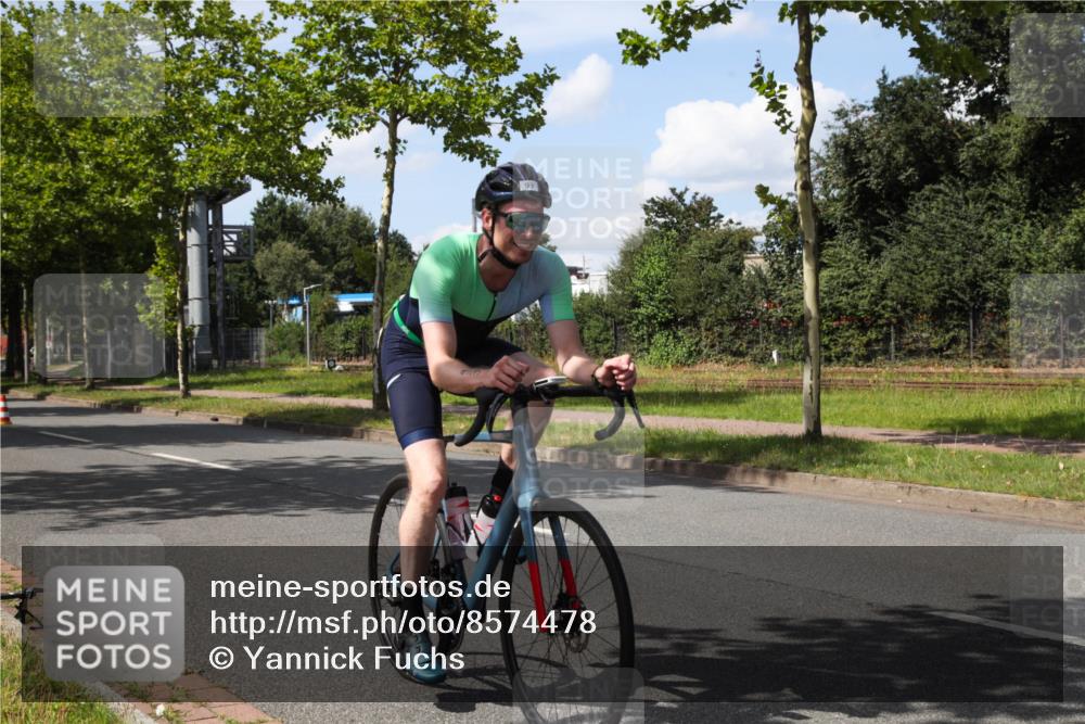 10.08.2025 - GEWOBA Citytriathlon Bremen Yannick Fuchs http://msf.ph/oto/8574478 10.08.2025 14:14:37 Radfahren 68, 77, 93, 96, 105, 113, 143 meine-sportfotos.de