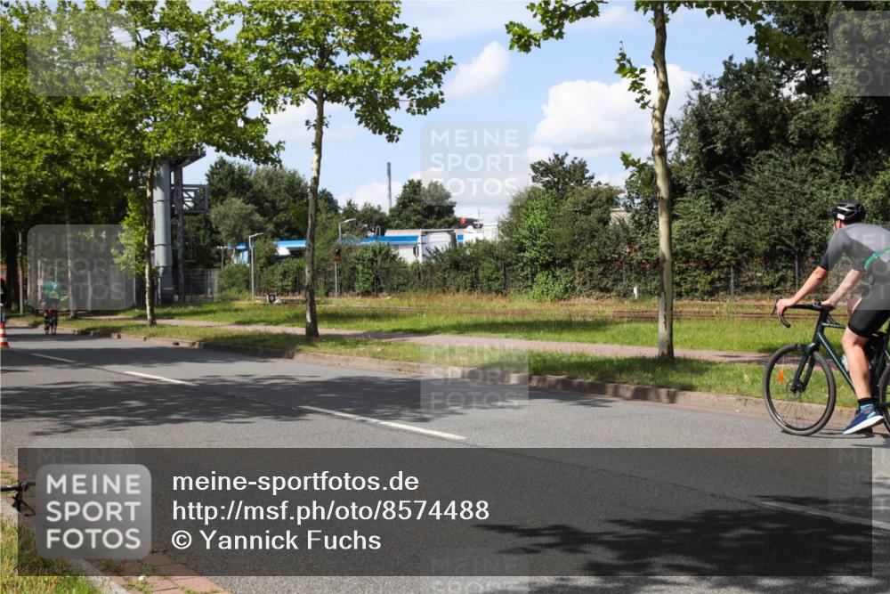 10.08.2025 - GEWOBA Citytriathlon Bremen Yannick Fuchs http://msf.ph/oto/8574488 10.08.2025 14:14:44 Radfahren 37, 68, 77, 82, 93, 96, 105, 113, 143 meine-sportfotos.de