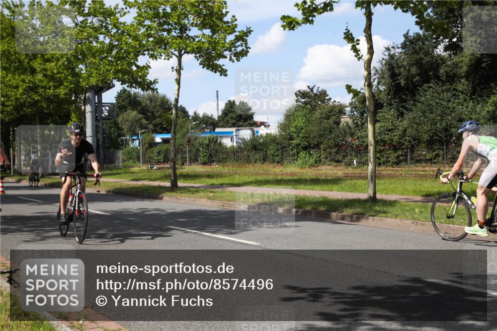 10.08.2025 - GEWOBA Citytriathlon Bremen Yannick Fuchs http://msf.ph/oto/8574496 10.08.2025 14:14:48 Radfahren 37, 68, 77, 82, 93, 96, 105, 113, 143 meine-sportfotos.de