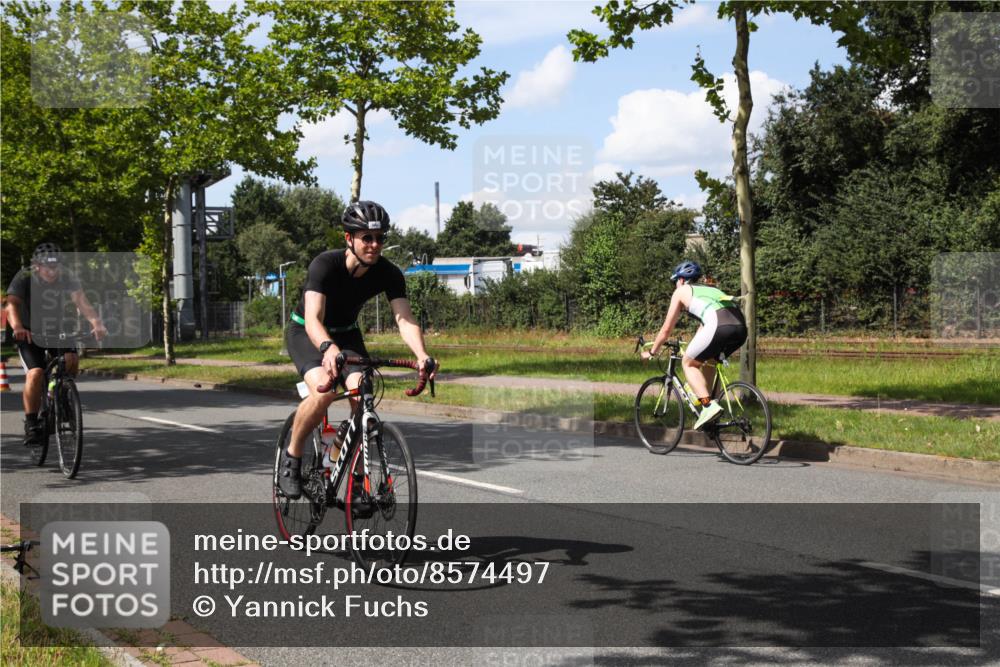 10.08.2025 - GEWOBA Citytriathlon Bremen Yannick Fuchs http://msf.ph/oto/8574497 10.08.2025 14:14:48 Radfahren 37, 68, 77, 82, 93, 96, 105, 113, 143 meine-sportfotos.de