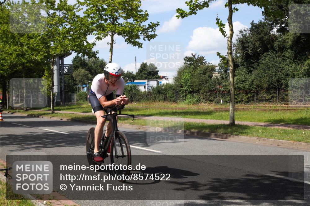 10.08.2025 - GEWOBA Citytriathlon Bremen Yannick Fuchs http://msf.ph/oto/8574522 10.08.2025 14:14:58 Radfahren 37, 68, 82, 96, 113, 133, 146, 151, 226 meine-sportfotos.de