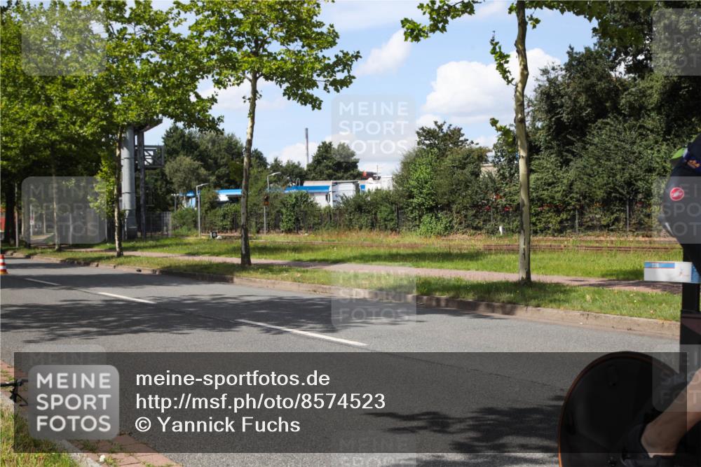 10.08.2025 - GEWOBA Citytriathlon Bremen Yannick Fuchs http://msf.ph/oto/8574523 10.08.2025 14:14:59 Radfahren 37, 68, 82, 96, 133, 146, 151, 226 meine-sportfotos.de