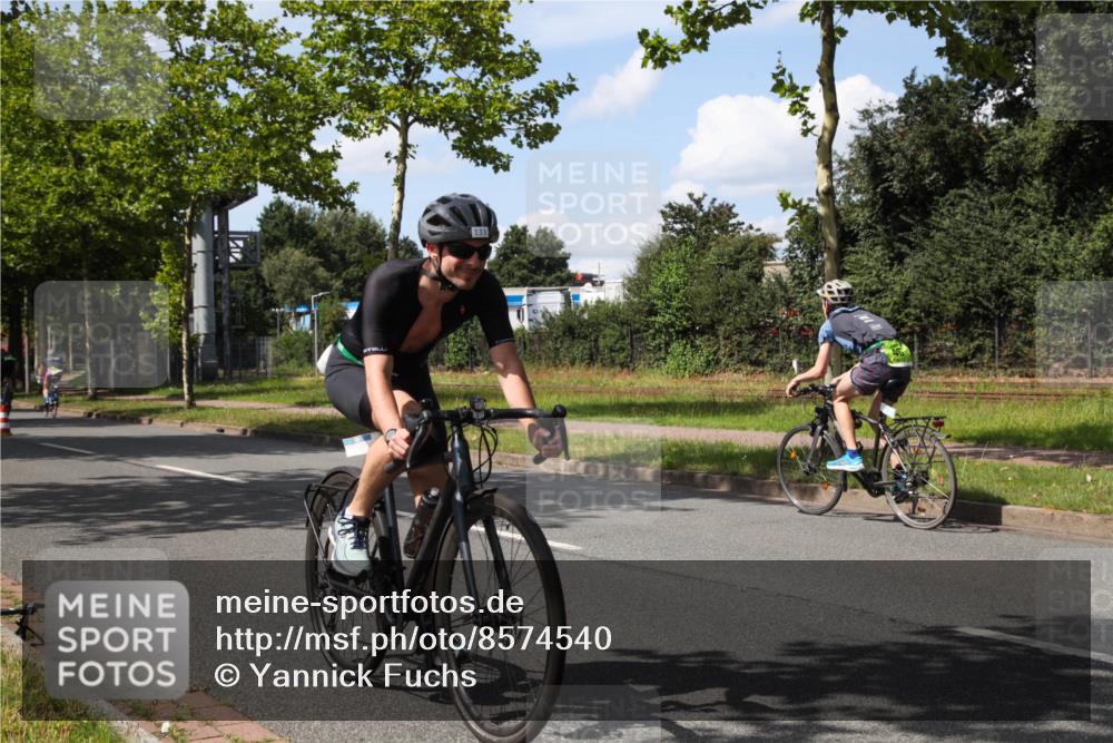10.08.2025 - GEWOBA Citytriathlon Bremen Yannick Fuchs http://msf.ph/oto/8574540 10.08.2025 14:15:06 Radfahren 15, 37, 76, 82, 88, 108, 133, 146, 151, 226 meine-sportfotos.de