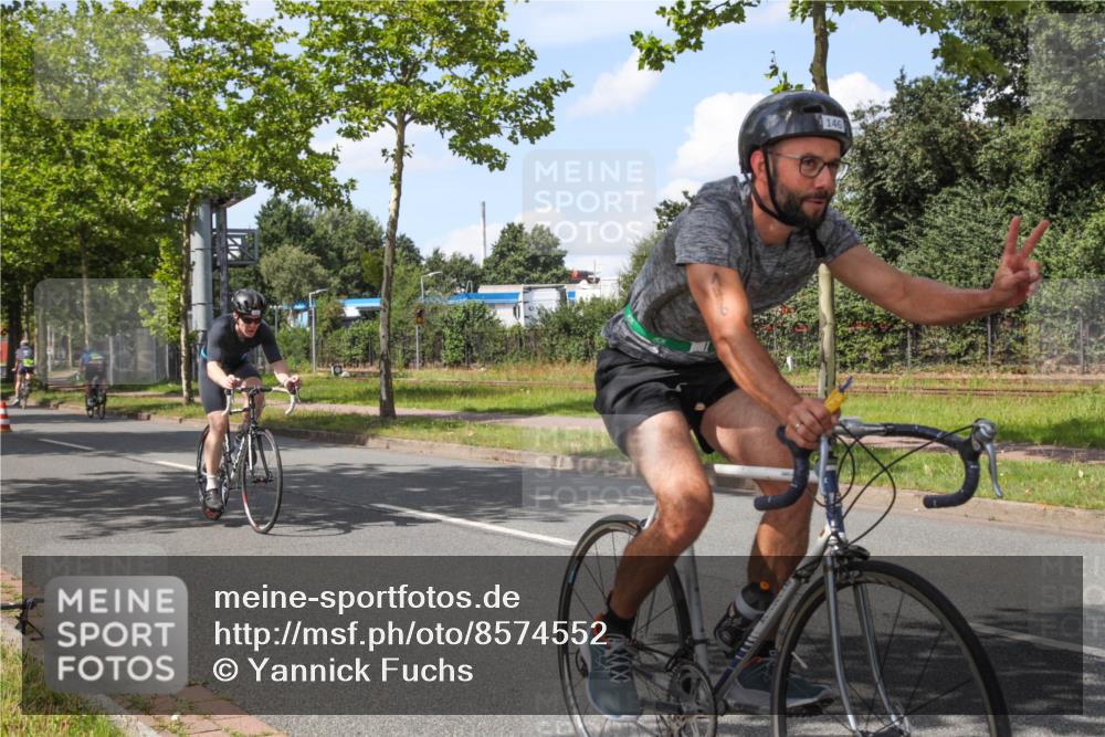 10.08.2025 - GEWOBA Citytriathlon Bremen Yannick Fuchs http://msf.ph/oto/8574552 10.08.2025 14:15:11 Radfahren 15, 45, 55, 76, 88, 97, 108, 133, 146, 151, 226 meine-sportfotos.de