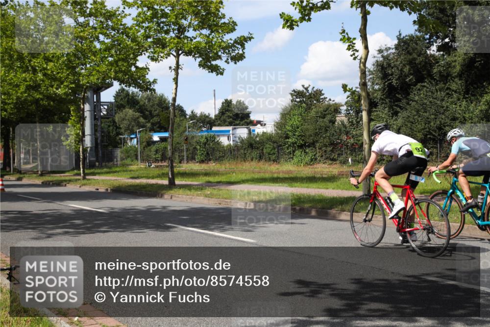 10.08.2025 - GEWOBA Citytriathlon Bremen Yannick Fuchs http://msf.ph/oto/8574558 10.08.2025 14:15:13 Radfahren 15, 45, 54, 55, 76, 88, 97, 108, 133, 146, 151, 226 meine-sportfotos.de