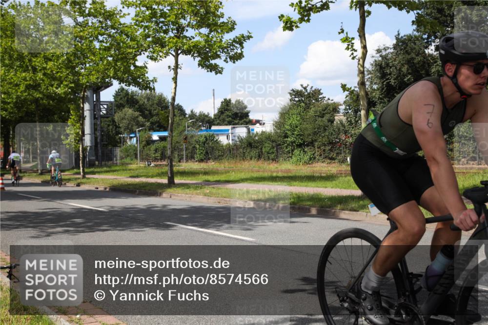 10.08.2025 - GEWOBA Citytriathlon Bremen Yannick Fuchs http://msf.ph/oto/8574566 10.08.2025 14:15:16 Radfahren 15, 45, 54, 55, 76, 88, 97, 108, 133, 146, 151 meine-sportfotos.de
