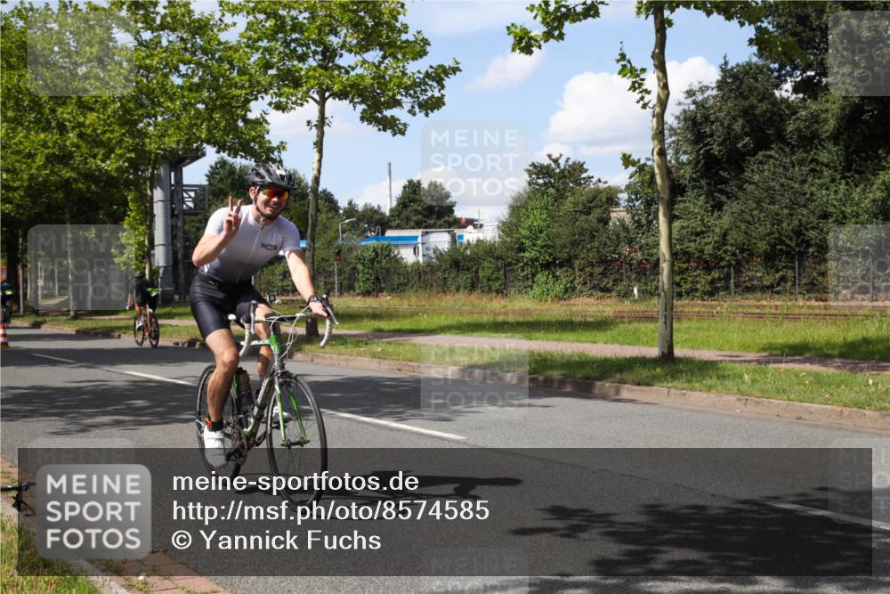 10.08.2025 - GEWOBA Citytriathlon Bremen Yannick Fuchs http://msf.ph/oto/8574585 10.08.2025 14:15:22 Radfahren 15, 45, 54, 55, 76, 88, 97, 108, 123 meine-sportfotos.de