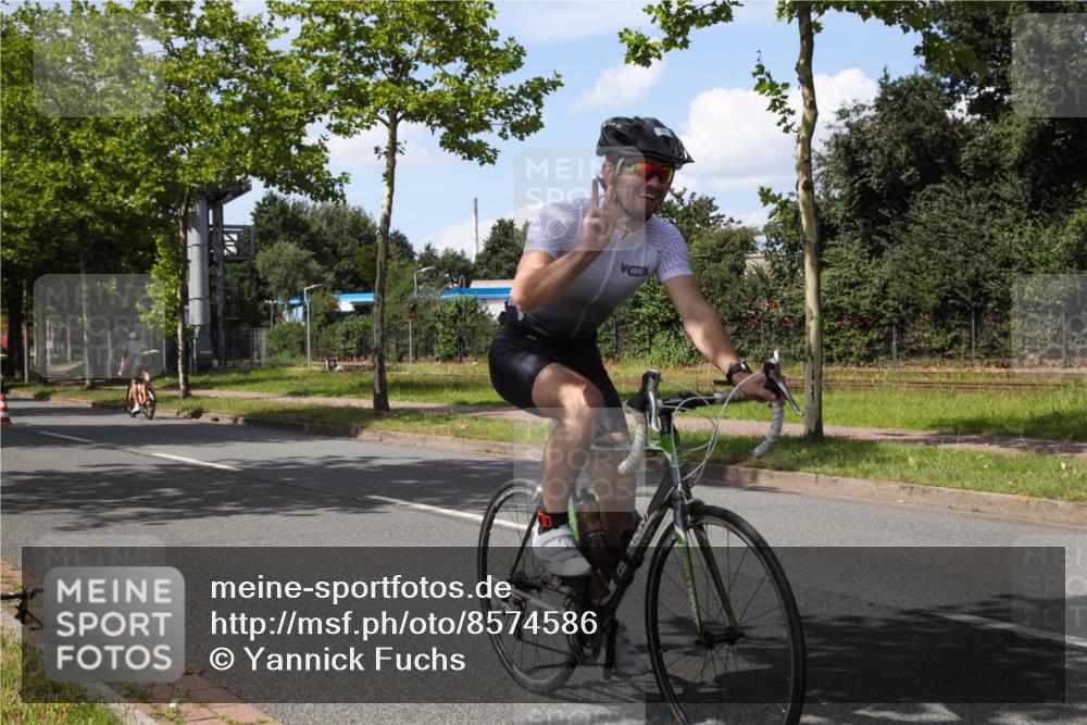 10.08.2025 - GEWOBA Citytriathlon Bremen Yannick Fuchs http://msf.ph/oto/8574586 10.08.2025 14:15:23 Radfahren 15, 45, 54, 55, 76, 88, 97, 108, 123 meine-sportfotos.de