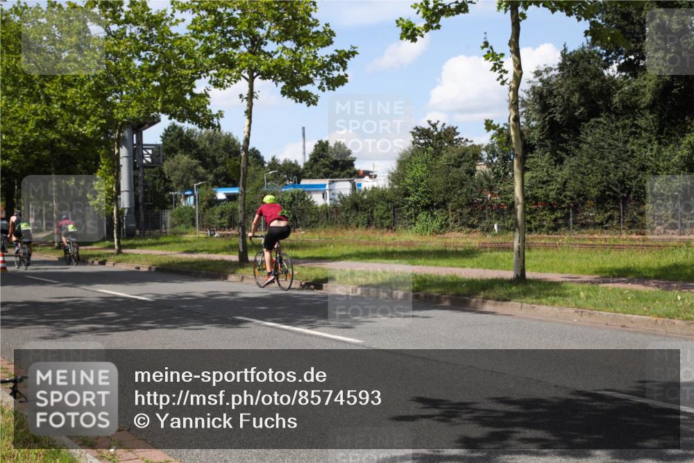 10.08.2025 - GEWOBA Citytriathlon Bremen Yannick Fuchs http://msf.ph/oto/8574593 10.08.2025 14:15:28 Radfahren 45, 54, 55, 88, 97, 118, 123, 187 meine-sportfotos.de