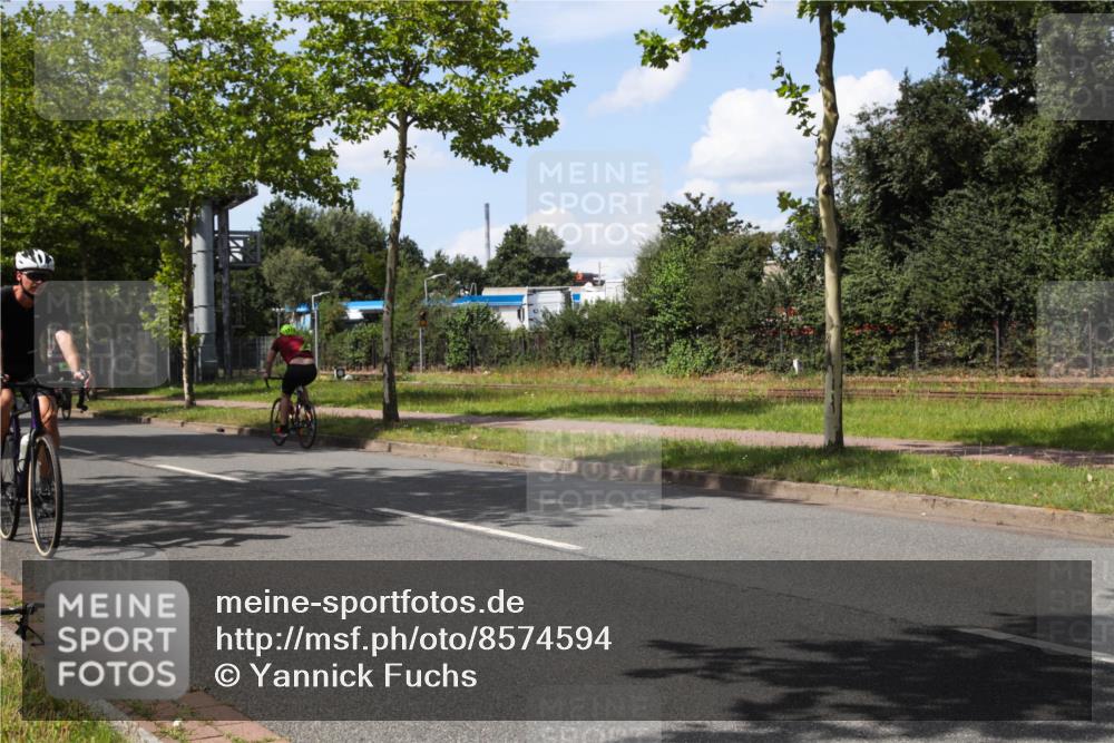 10.08.2025 - GEWOBA Citytriathlon Bremen Yannick Fuchs http://msf.ph/oto/8574594 10.08.2025 14:15:29 Radfahren 45, 54, 55, 72, 88, 97, 118, 123, 187 meine-sportfotos.de