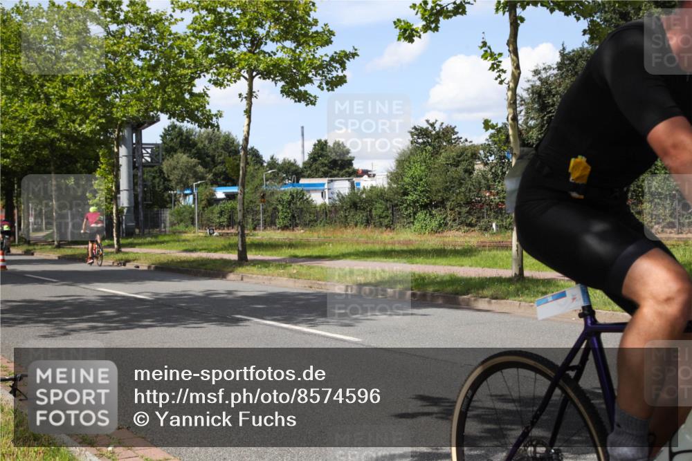 10.08.2025 - GEWOBA Citytriathlon Bremen Yannick Fuchs http://msf.ph/oto/8574596 10.08.2025 14:15:30 Radfahren 45, 54, 55, 72, 88, 97, 118, 123, 187 meine-sportfotos.de