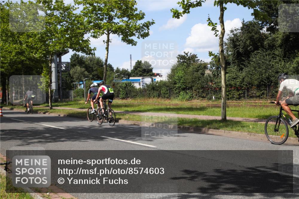 10.08.2025 - GEWOBA Citytriathlon Bremen Yannick Fuchs http://msf.ph/oto/8574603 10.08.2025 14:15:33 Radfahren 45, 54, 55, 72, 97, 98, 118, 123, 187 meine-sportfotos.de