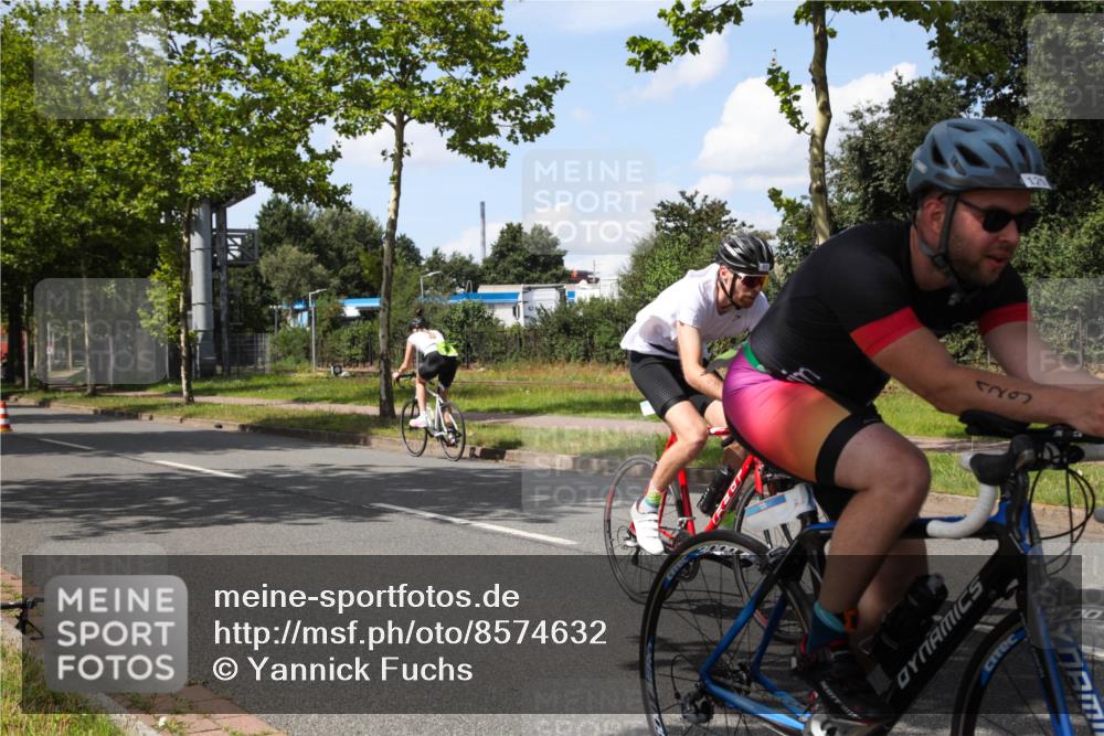 10.08.2025 - GEWOBA Citytriathlon Bremen Yannick Fuchs http://msf.ph/oto/8574632 10.08.2025 14:16:04 Radfahren 2, 23, 24, 43, 46, 62, 65, 92, 129, 271 meine-sportfotos.de