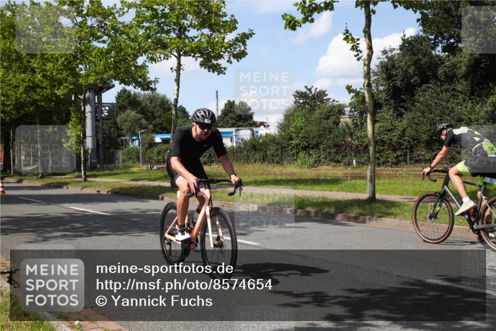 10.08.2025 - GEWOBA Citytriathlon Bremen Yannick Fuchs http://msf.ph/oto/8574654 10.08.2025 14:16:13 Radfahren 2, 23, 24, 38, 46, 48, 62, 63, 65, 92, 129 meine-sportfotos.de