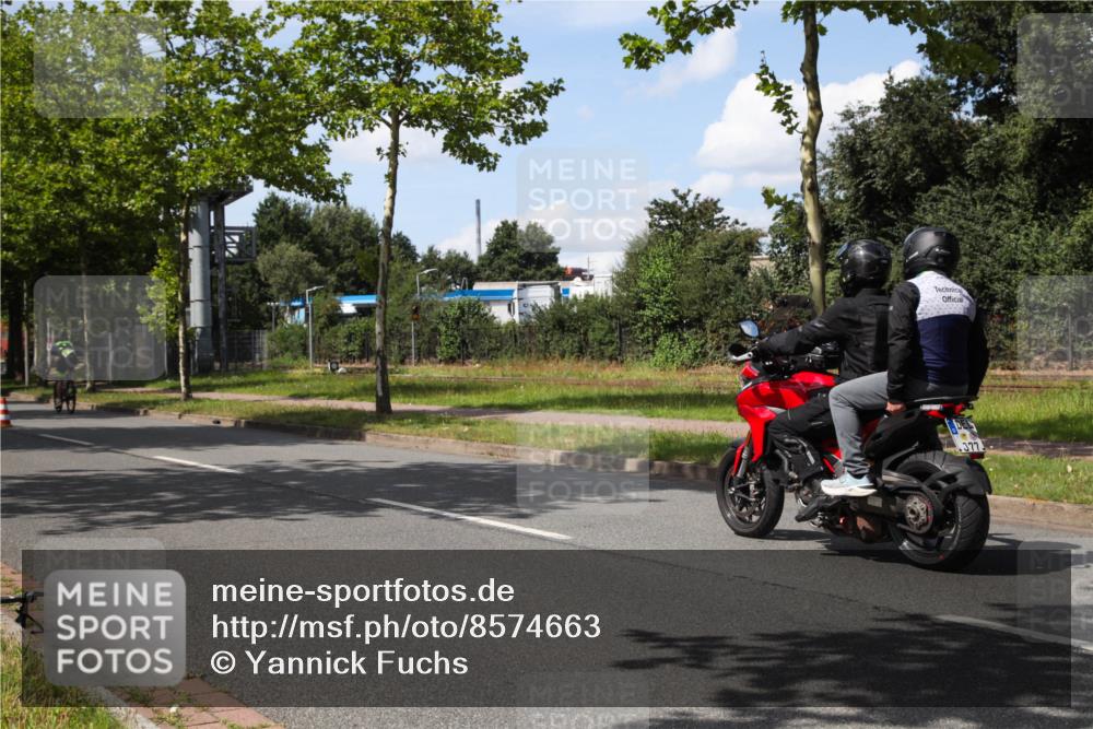 10.08.2025 - GEWOBA Citytriathlon Bremen Yannick Fuchs http://msf.ph/oto/8574663 10.08.2025 14:16:17 Radfahren 2, 23, 24, 31, 38, 46, 48, 57, 62, 63, 65, 92, 144 meine-sportfotos.de