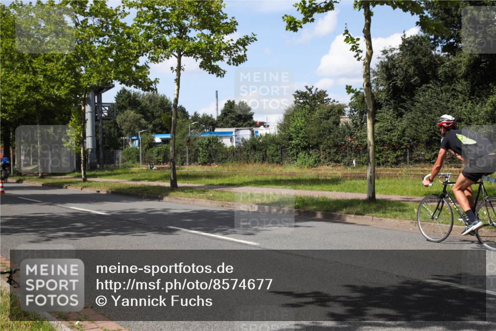 10.08.2025 - GEWOBA Citytriathlon Bremen Yannick Fuchs http://msf.ph/oto/8574677 10.08.2025 14:16:22 Radfahren 2, 23, 31, 38, 48, 57, 62, 63, 64, 65, 121, 144, 152, 173 meine-sportfotos.de
