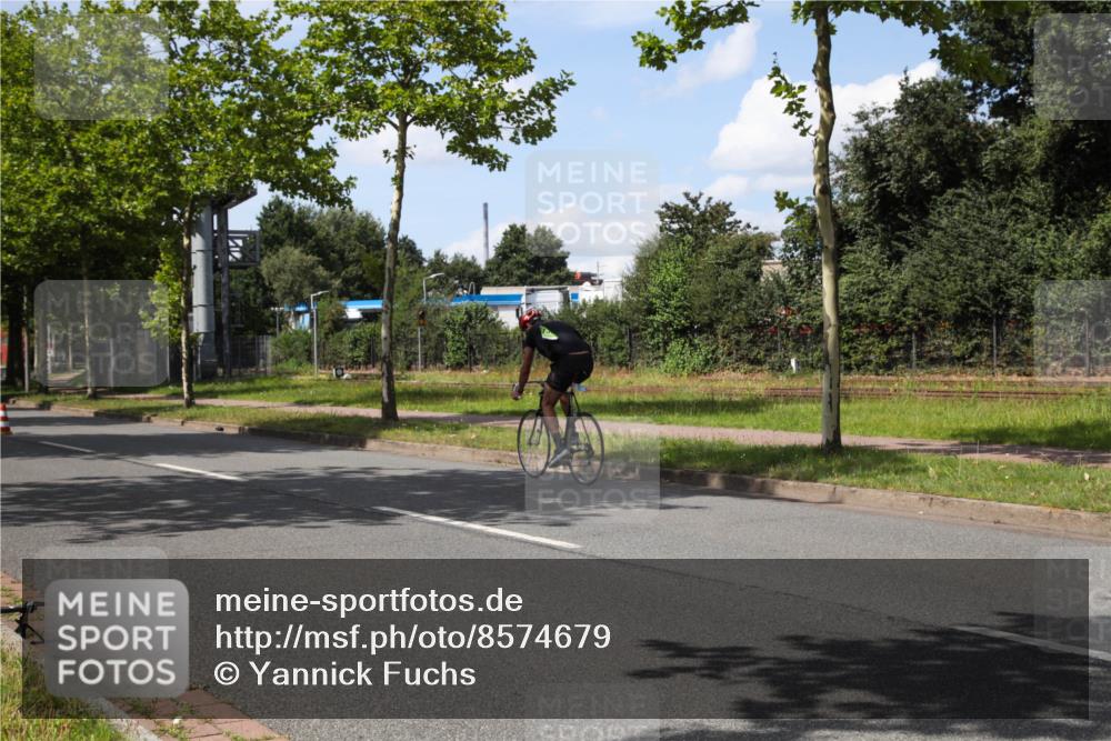 10.08.2025 - GEWOBA Citytriathlon Bremen Yannick Fuchs http://msf.ph/oto/8574679 10.08.2025 14:16:22 Radfahren 2, 23, 31, 38, 48, 57, 62, 63, 64, 65, 121, 144, 152, 173 meine-sportfotos.de
