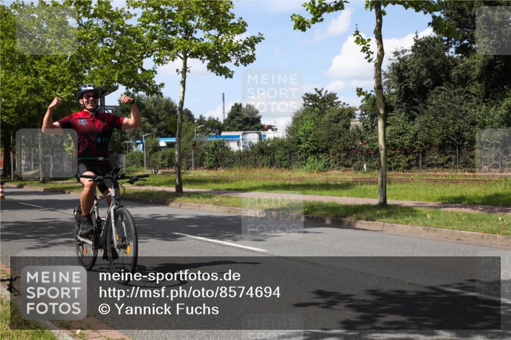 10.08.2025 - GEWOBA Citytriathlon Bremen Yannick Fuchs http://msf.ph/oto/8574694 10.08.2025 14:16:28 Radfahren 31, 38, 48, 57, 63, 64, 121, 144, 152, 173 meine-sportfotos.de
