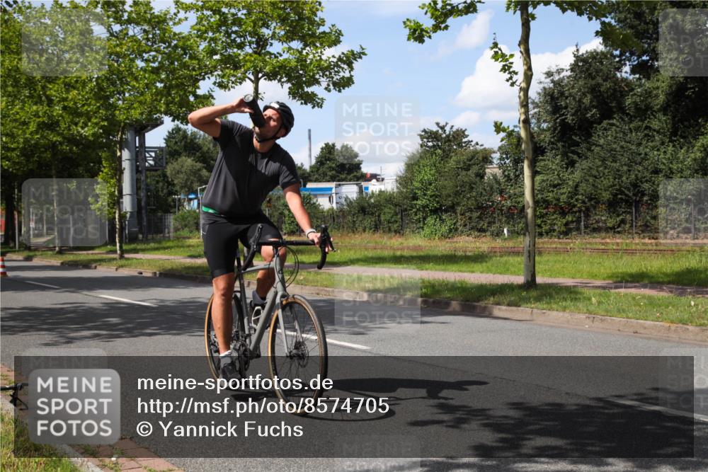 10.08.2025 - GEWOBA Citytriathlon Bremen Yannick Fuchs http://msf.ph/oto/8574705 10.08.2025 14:16:31 Radfahren 31, 38, 48, 57, 63, 64, 121, 144, 152, 173 meine-sportfotos.de